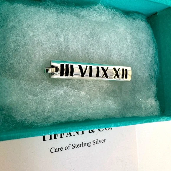 🌟 Tiffany & Co Atlas Pendant Roman Numeral Bar Pendant ‘03 925 Rare Tiffany & Co - Picture 3 of 10